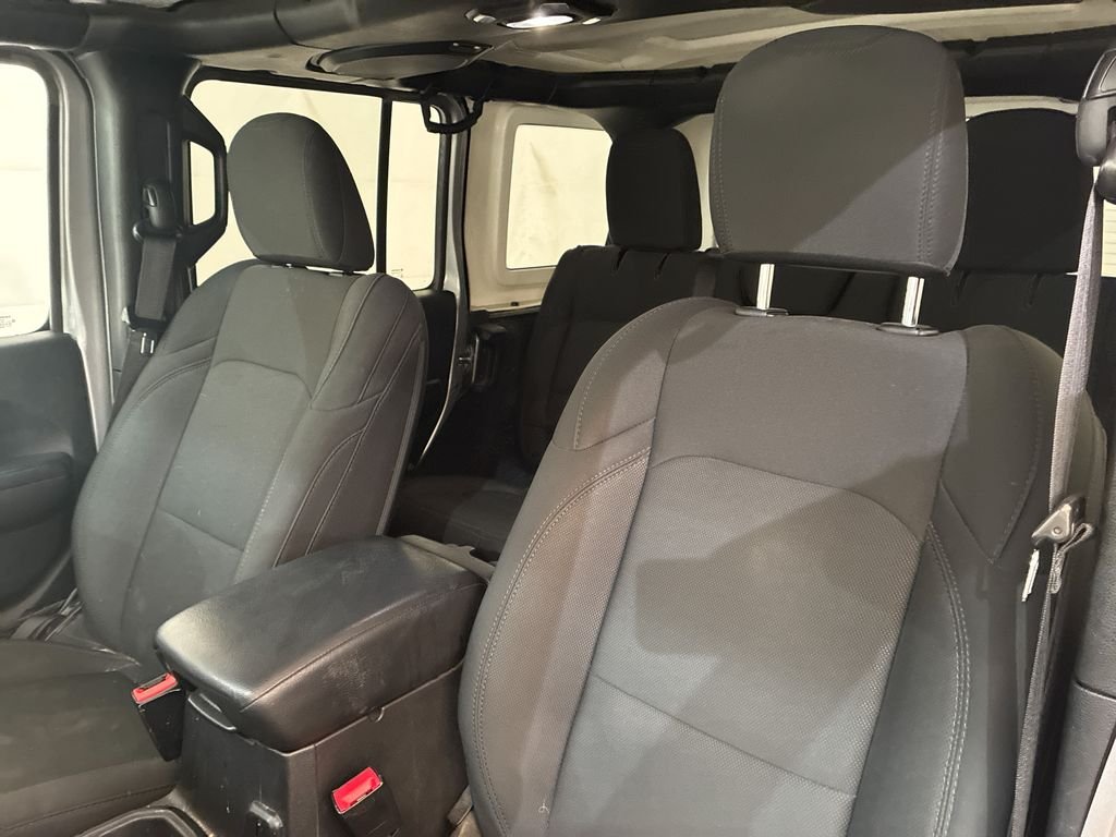 Used 2018 Billet Silver Metallic Clearcoat Jeep Unlimited Sport S image 10