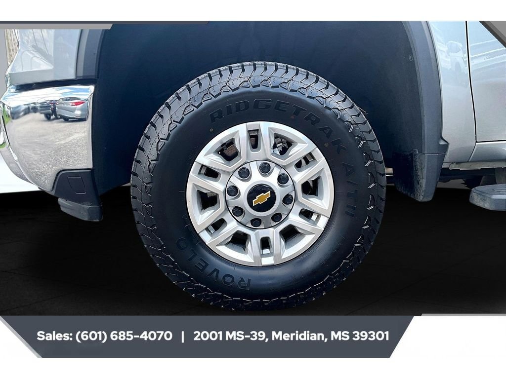 Used 2025 STERLING GRAY METALLIC Chevrolet LT image 7