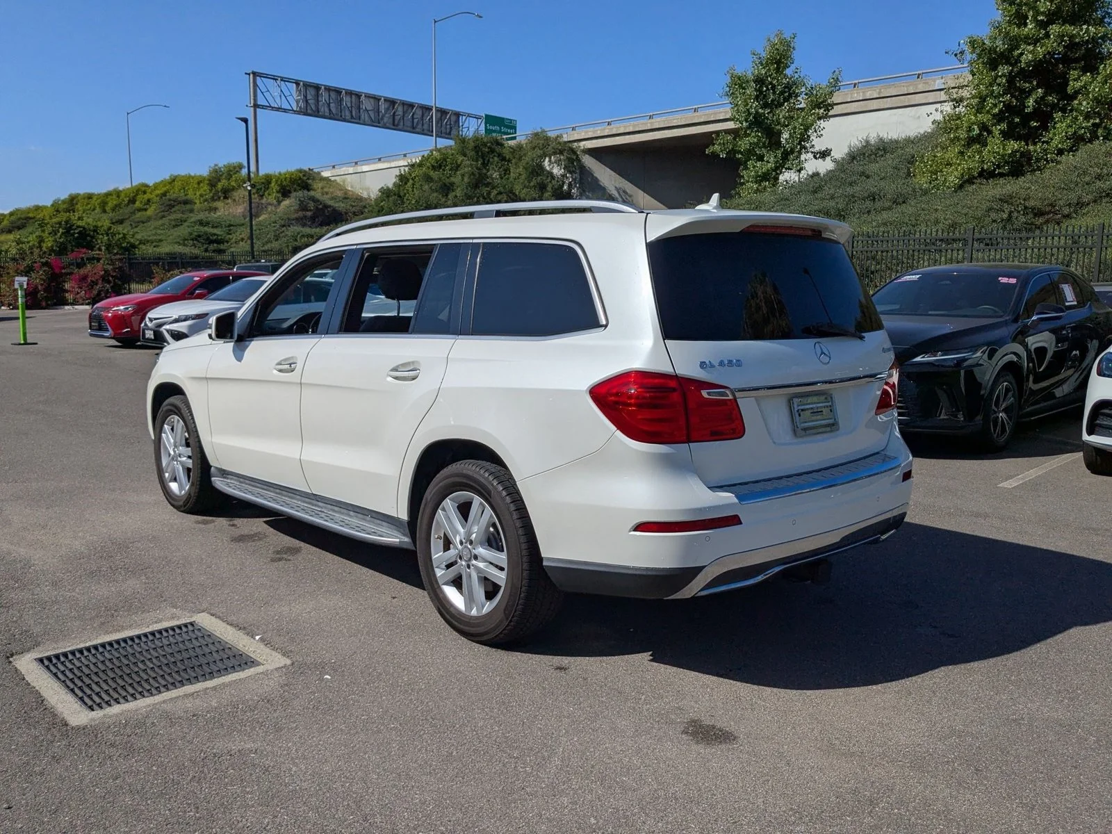 Used 2015 Diamond White Metallic Mercedes-Benz GL 450 image 8