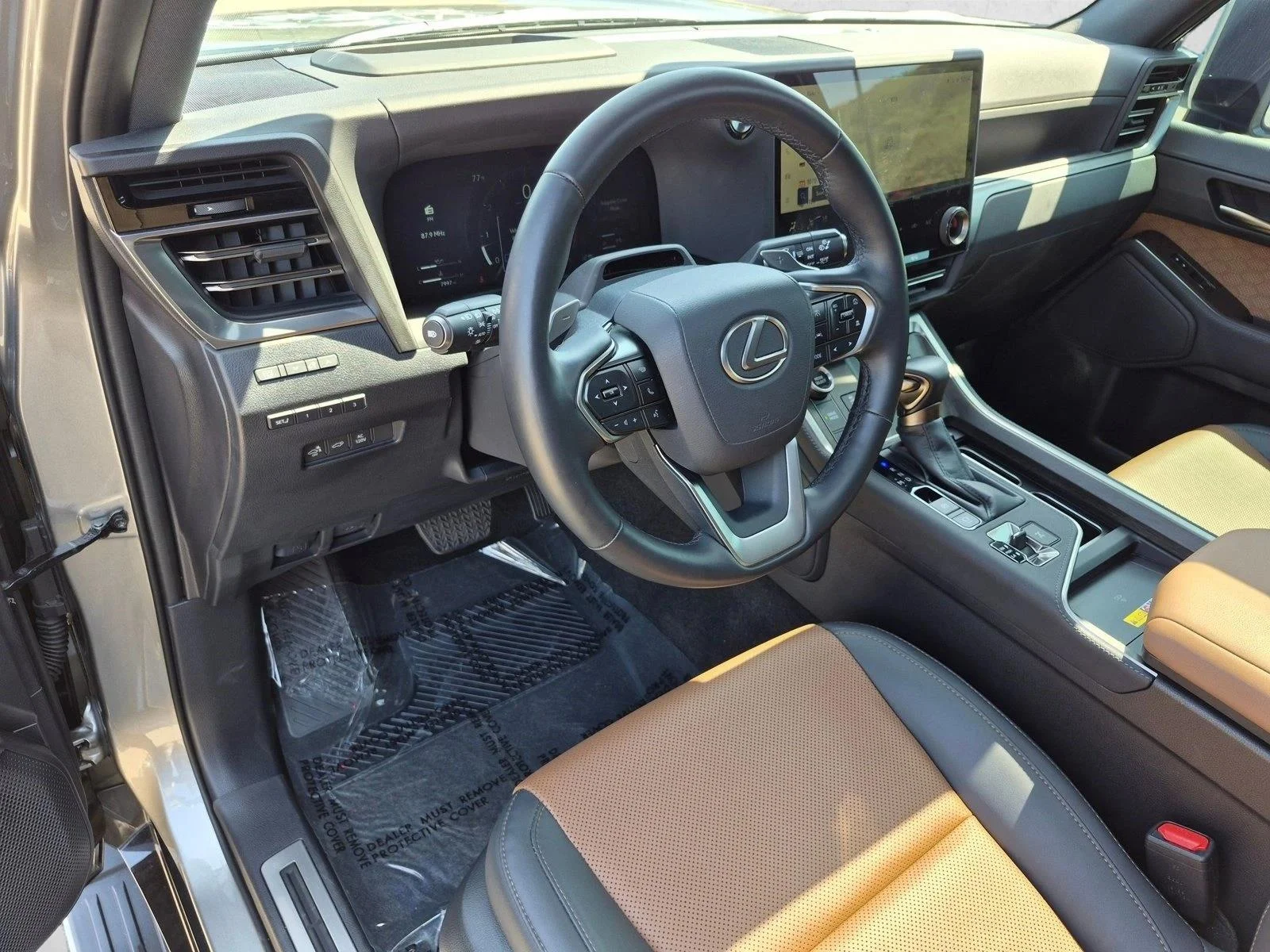 Certified Used 2025 Atomic Silver Lexus PREMIUM PLUS image 10