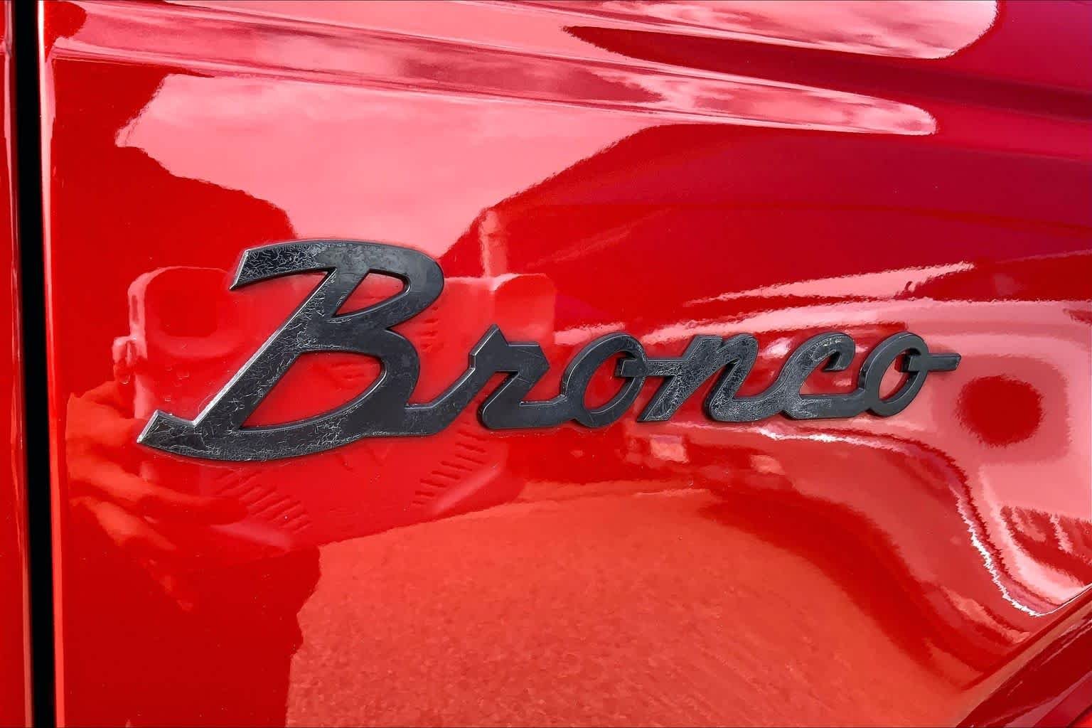 Used 2022 Hot Pepper Red Metallic Tinted Clearcoat Ford Outer Banks image 10