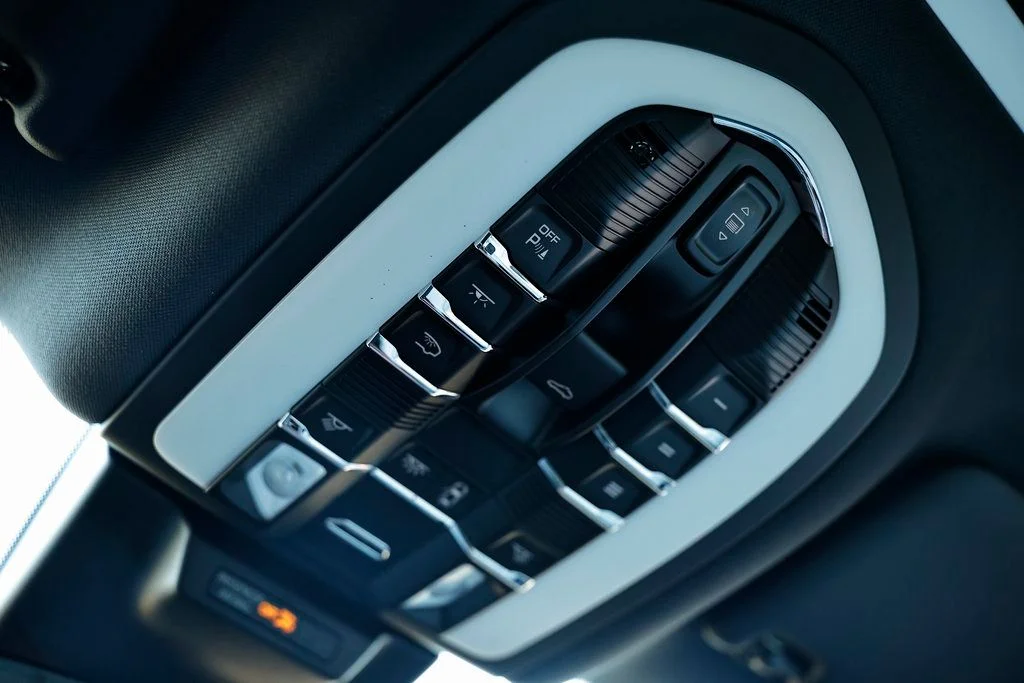 2026 Porsche Macan T - Photo 41