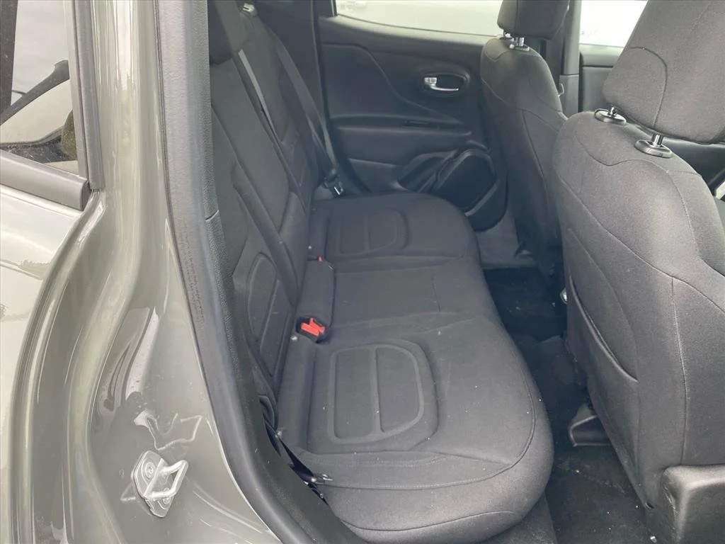 Used 2022 Sting-Gray Clearcoat Jeep Latitude image 16