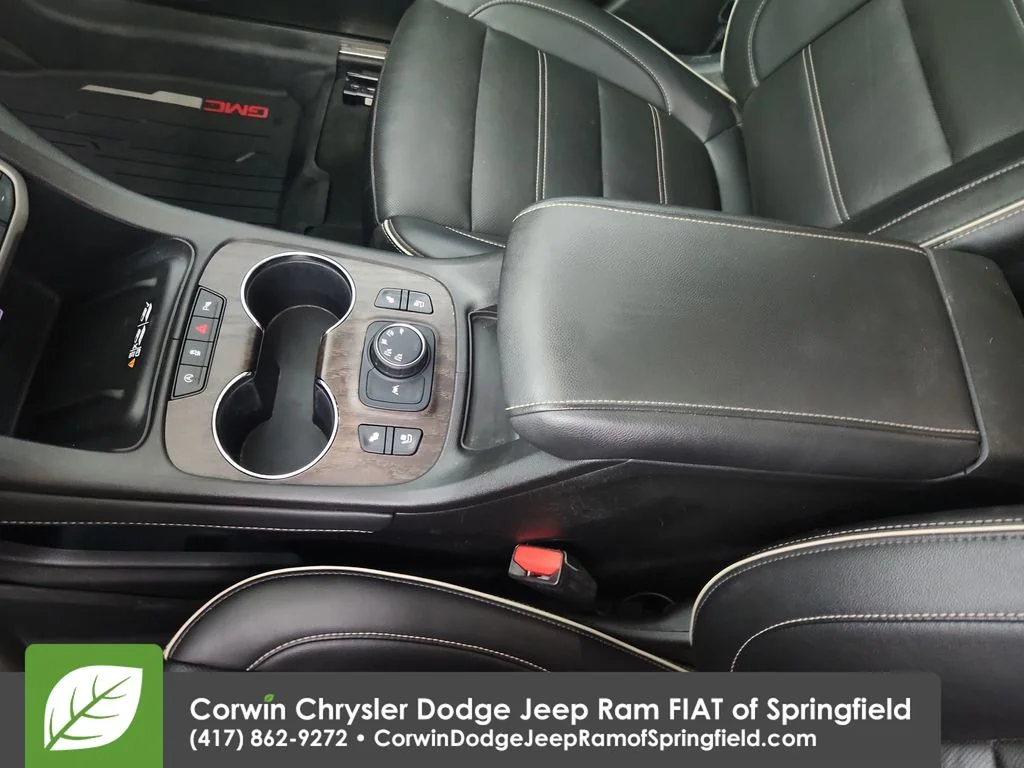 Used 2023 Silver GMC Denali image 28