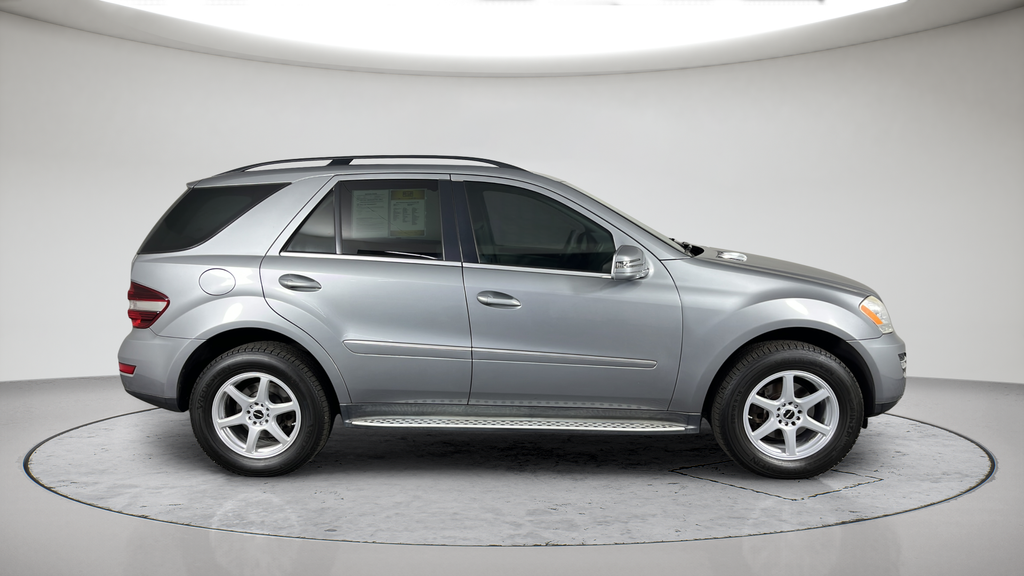Used 2011  Mercedes-Benz ML 350 image 5