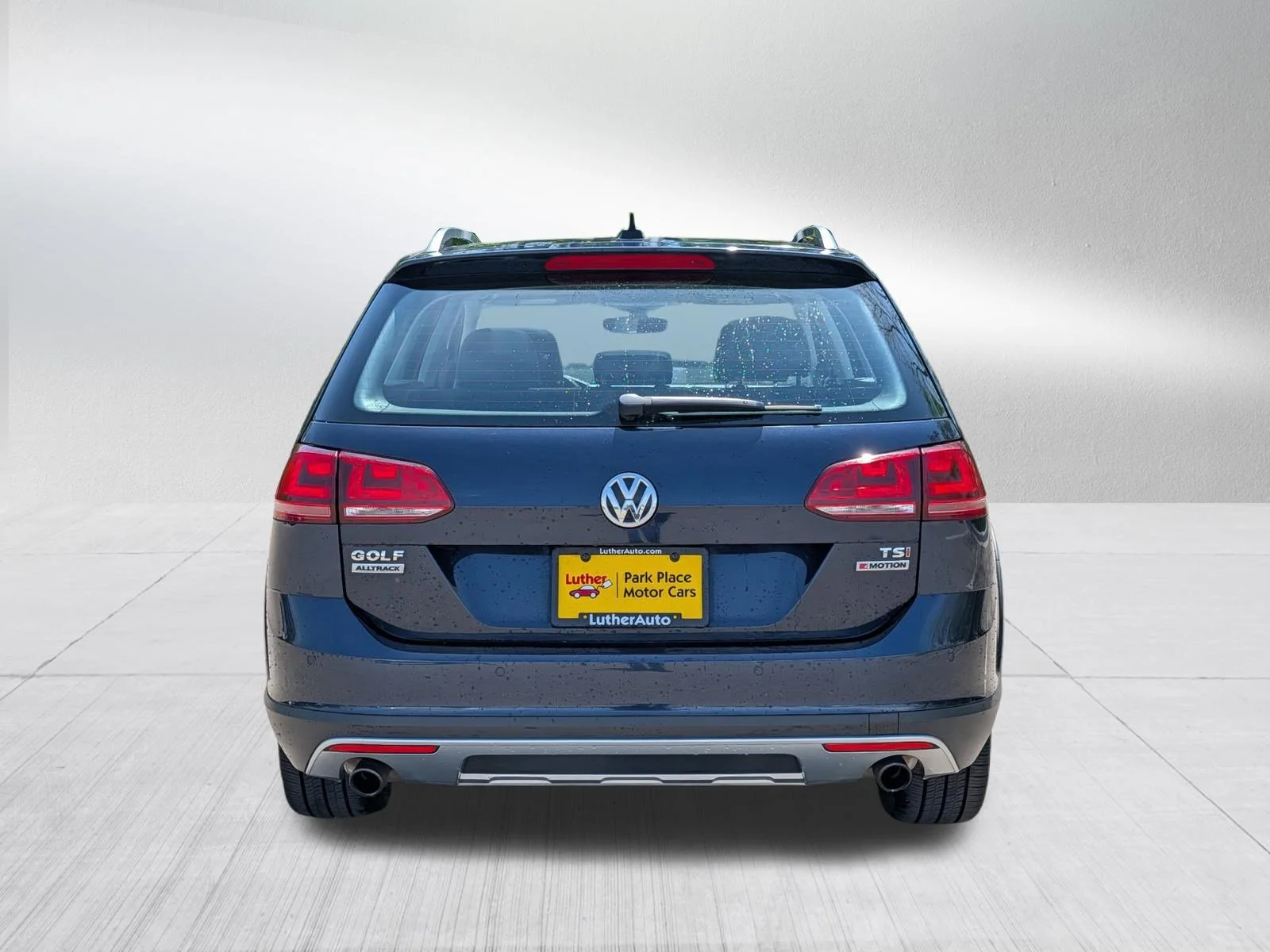 Used 2017 Night Blue Metallic Volkswagen SEL image 6