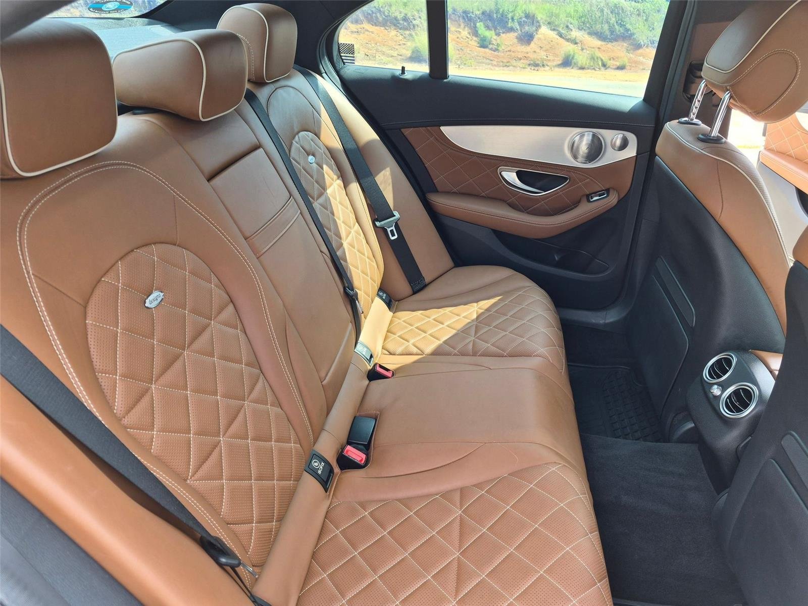 Used 2018 designo Diamond White Metallic Mercedes-Benz AMG® C 43 image 27
