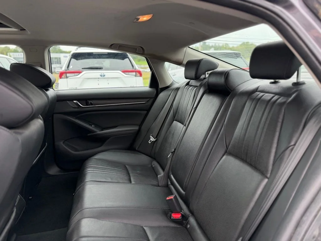 Used 2019  Honda EX-L image 5