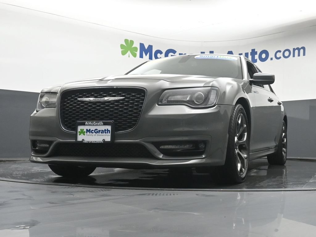 Used 2018 White Chrysler S image 7