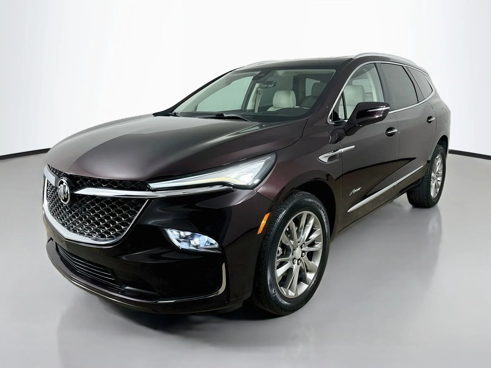 Used 2022 Red Buick  image 1