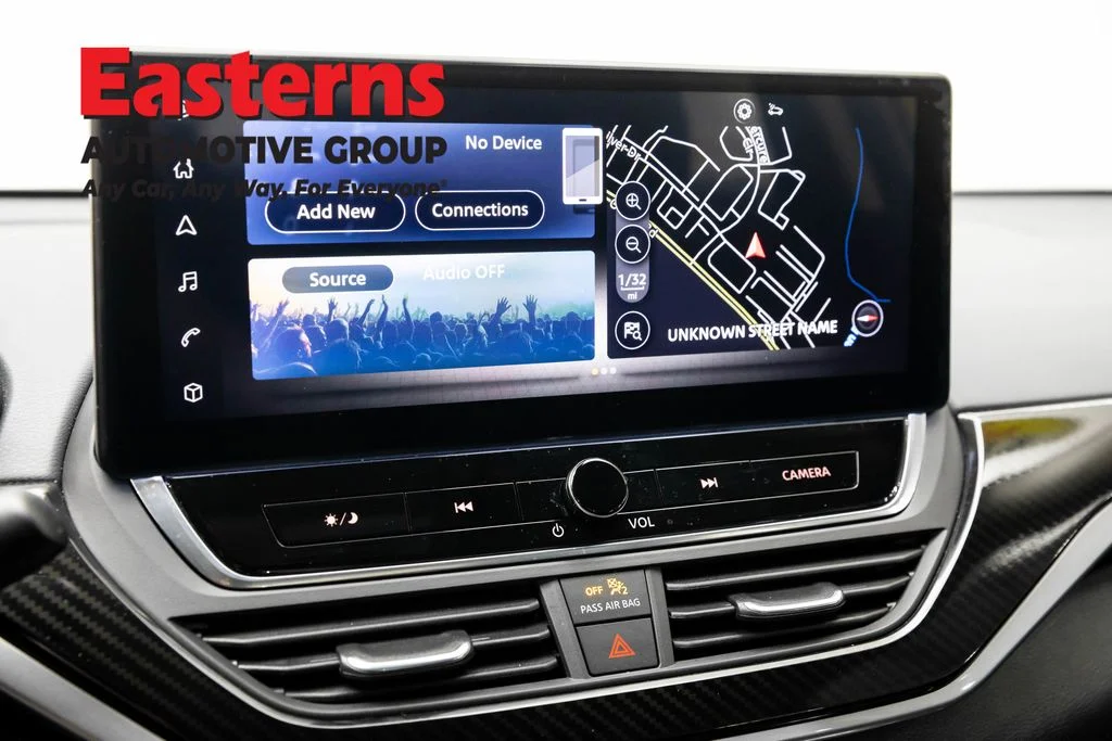 Used 2023 Gray Nissan 2.0 SR image 19