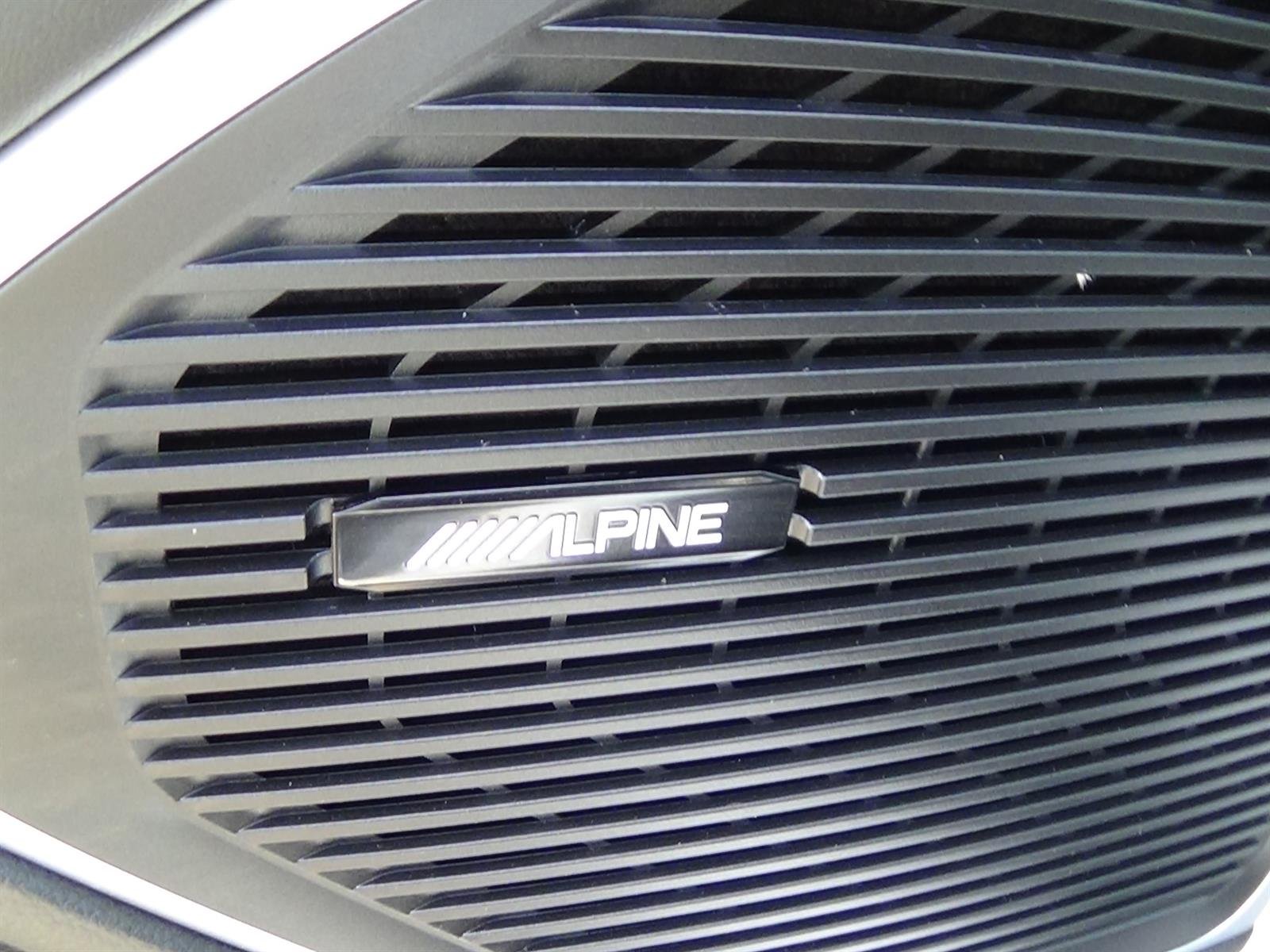 Used 2025 Bright White Clear Coat (pw7) Jeep Base image 17