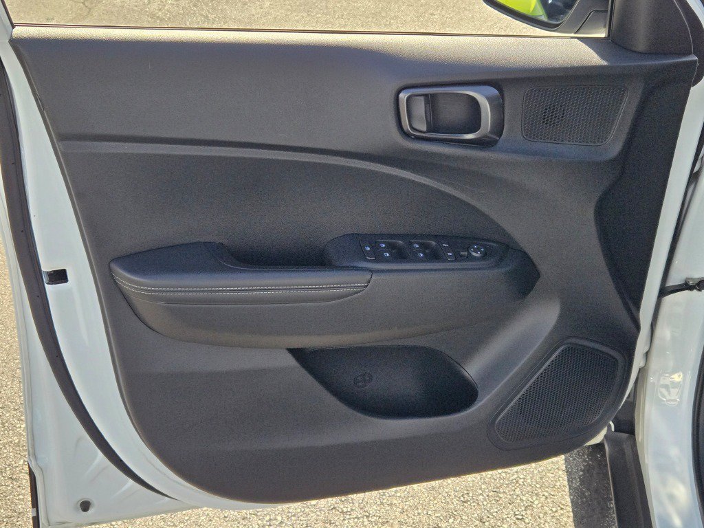 Certified Used 2023 Lunar Hyundai Limited image 16