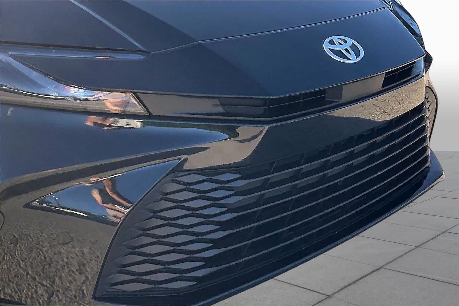 Used 2025 Midnight Black Metallic Toyota LE image 29