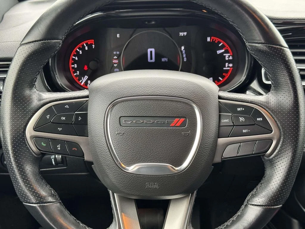 Used 2022 Black Dodge SXT image 17
