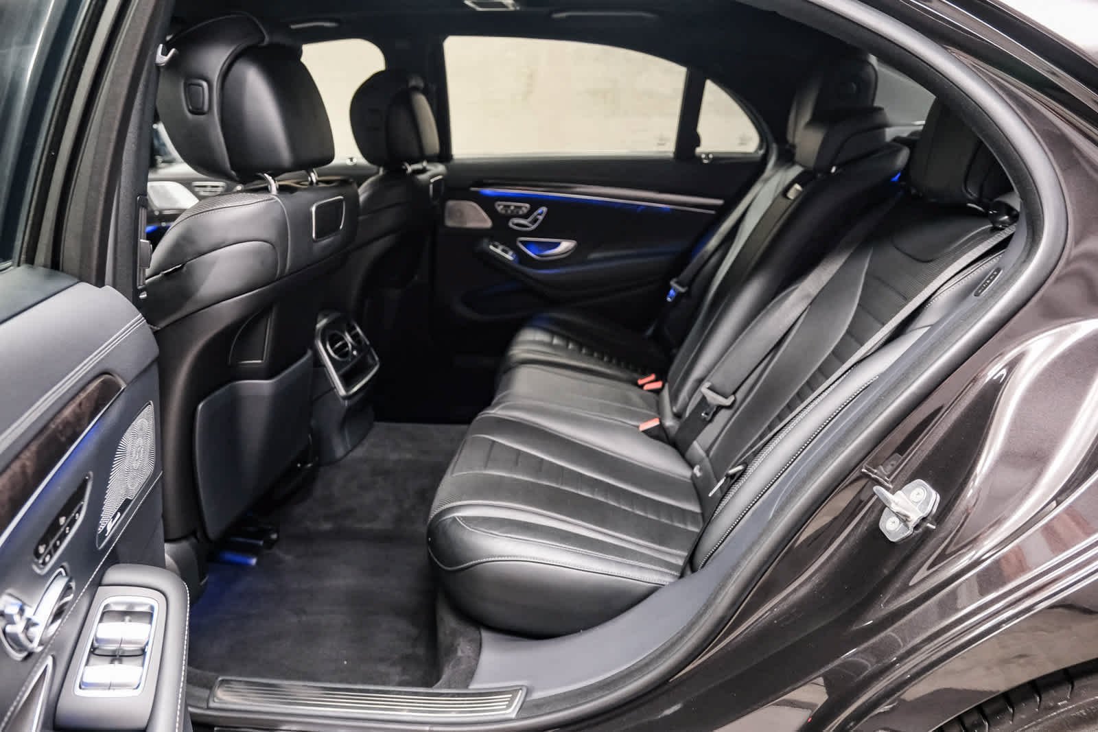 Used 2018 designo Mocha Black Metallic Mercedes-Benz S 560 image 19