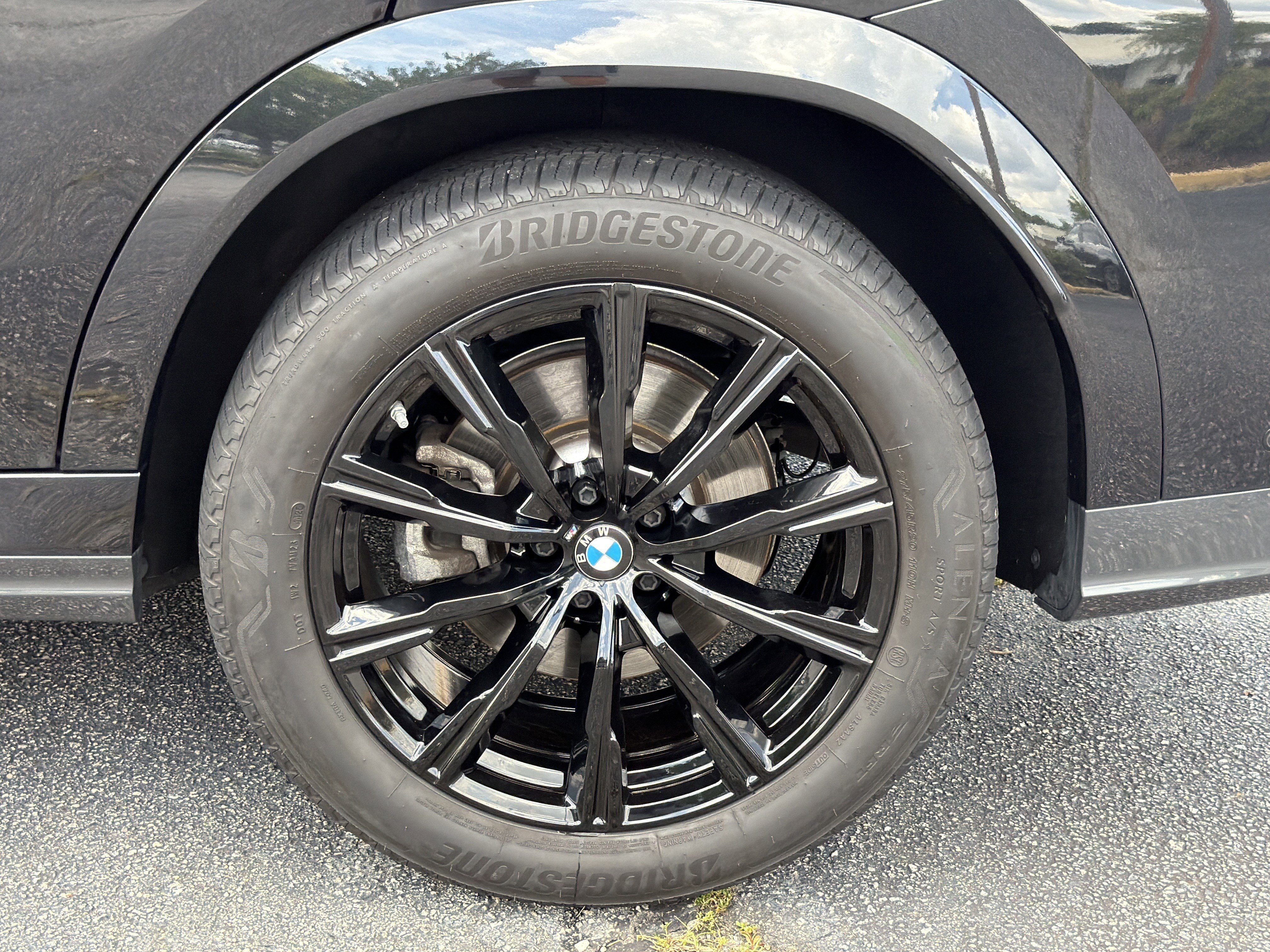 Used 2026 Black Sapphire Metallic BMW xDrive40i image 33