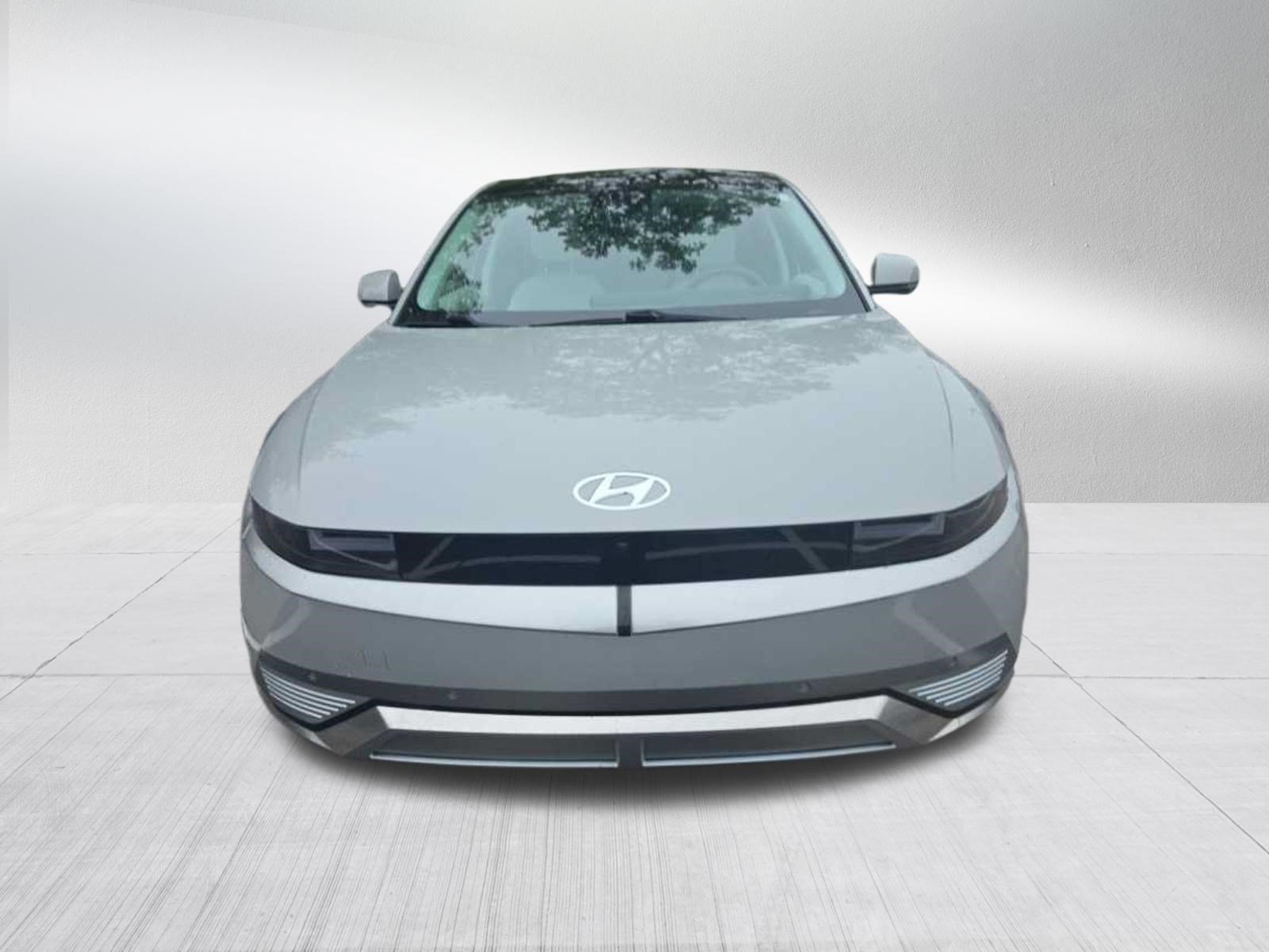 Certified Used 2023 Cyber Gray Hyundai Limited image 2