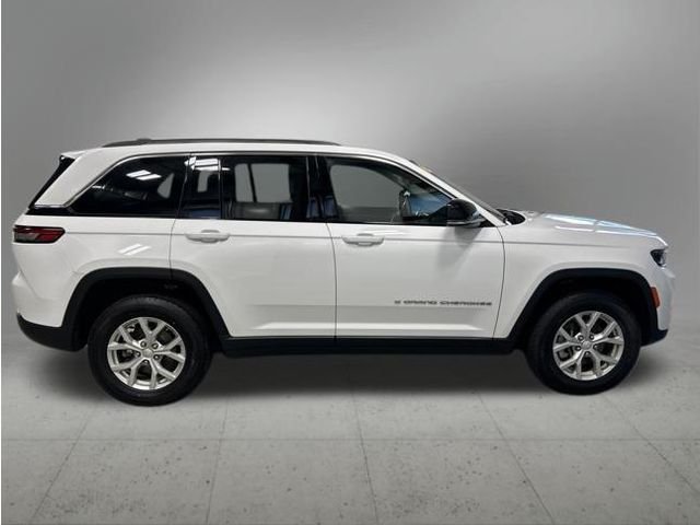 Used 2023 Bright White Clearcoat Jeep Limited image 6