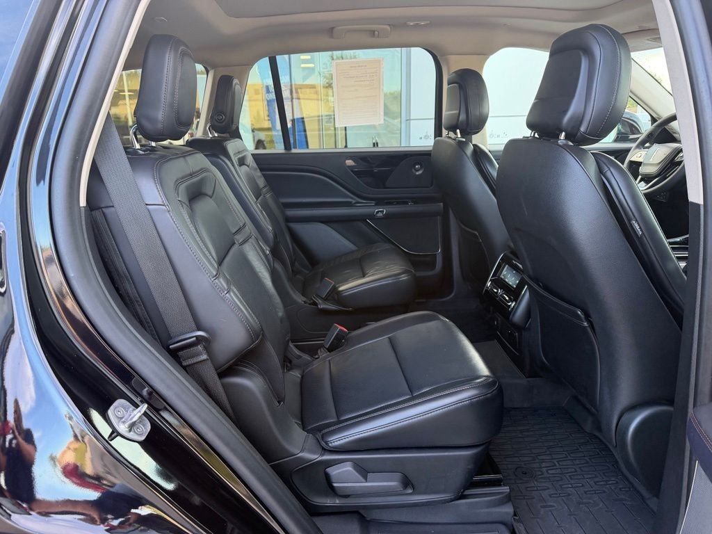 Used 2020 Black Metallic Lincoln Reserve image 21