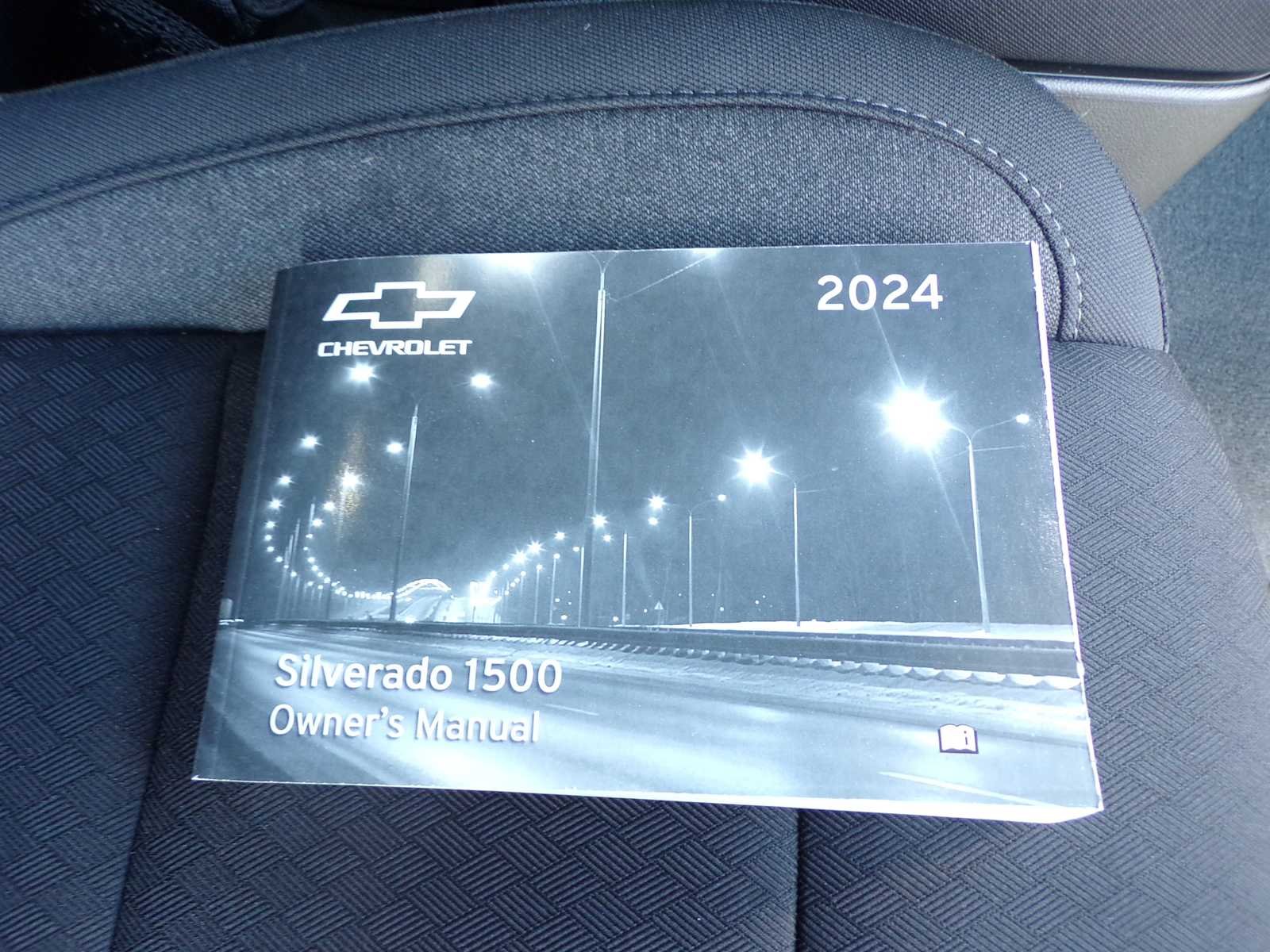 2024 Chevrolet Silverado 1500 Custom - Photo 20