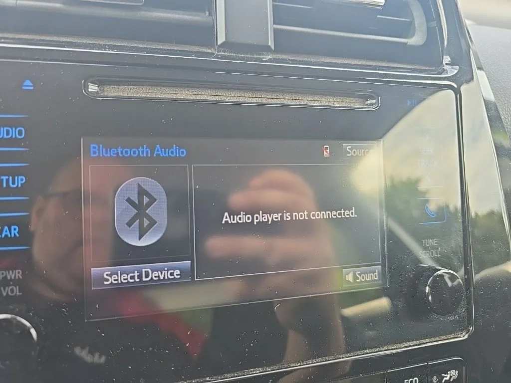 Used 2019 Silver Toyota LE image 18