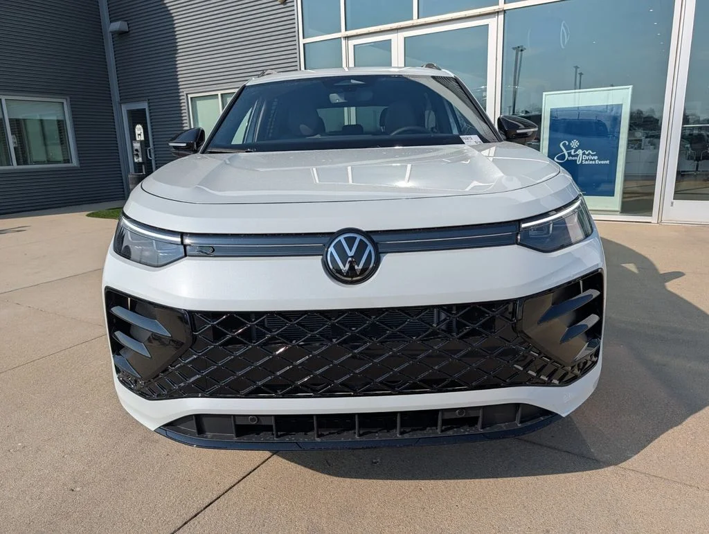 New 2026 White/off-white Volkswagen 2.0T SE R-Line Black image 9