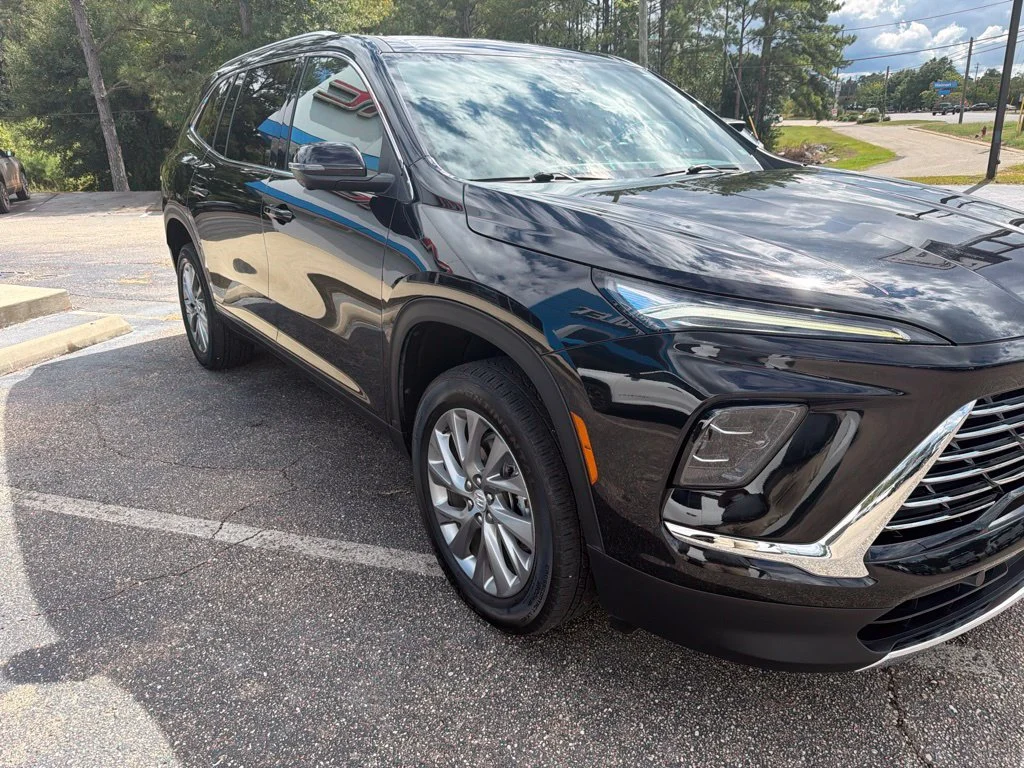 Used 2025 Ebony Twilight Metallic Buick Preferred image 7