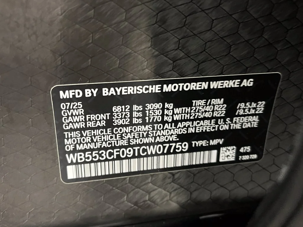 Certified Used 2026 Black Sapphire Metallic BMW xDrive60 image 25