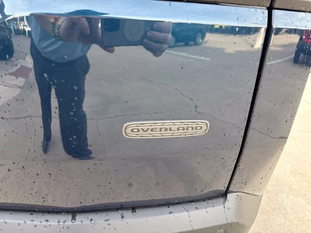 New 2027 Blue Jeep Overland image 5