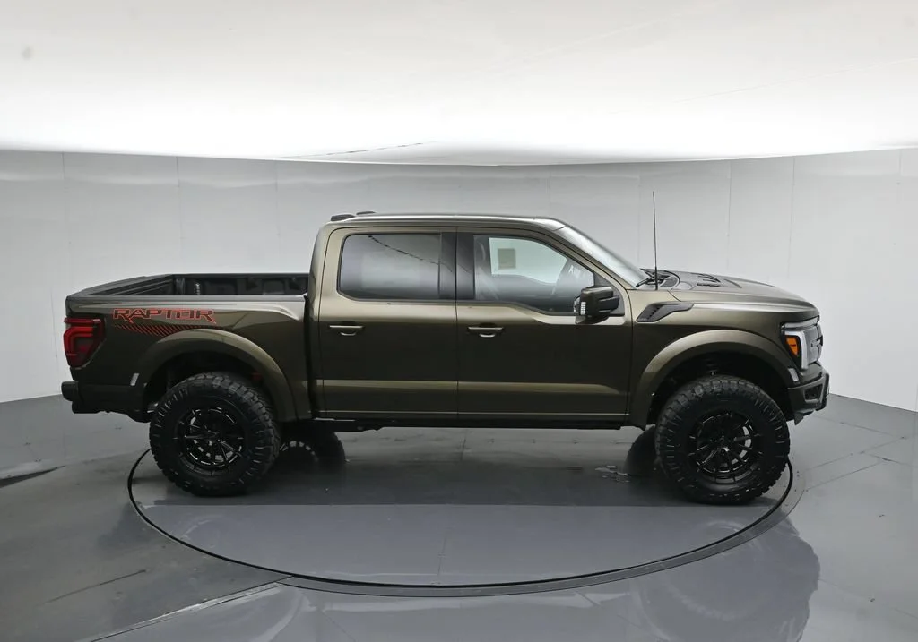 New 2026 Shelter Green Ford Raptor image 42