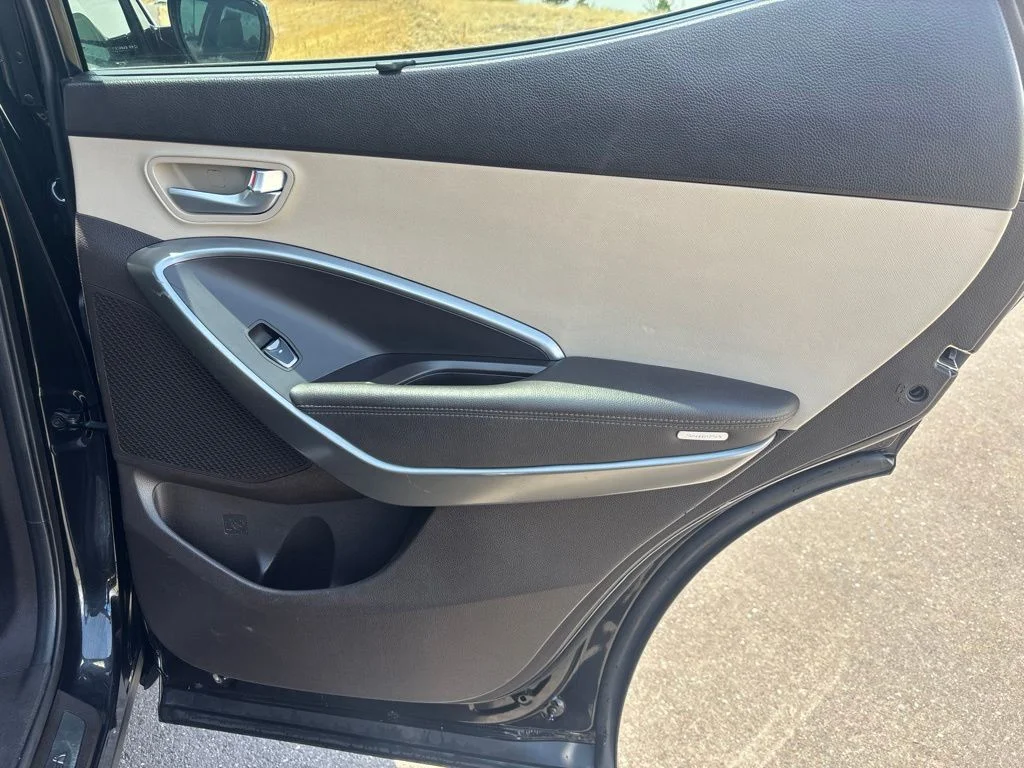 Used 2018 Black Hyundai 2.4 Base image 18
