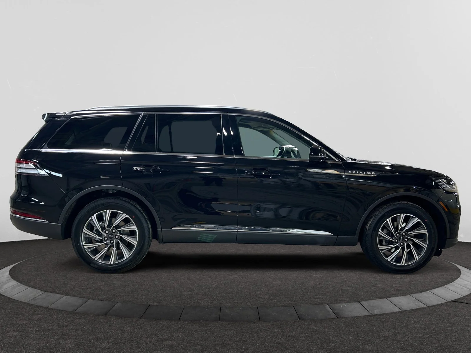 New 2026 Infinite Black Metallic Clearcoat Lincoln Premiere image 6