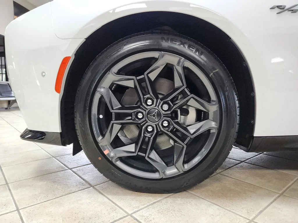 New 2026 White Knuckle Exterior Paint Dodge R/T Plus image 33