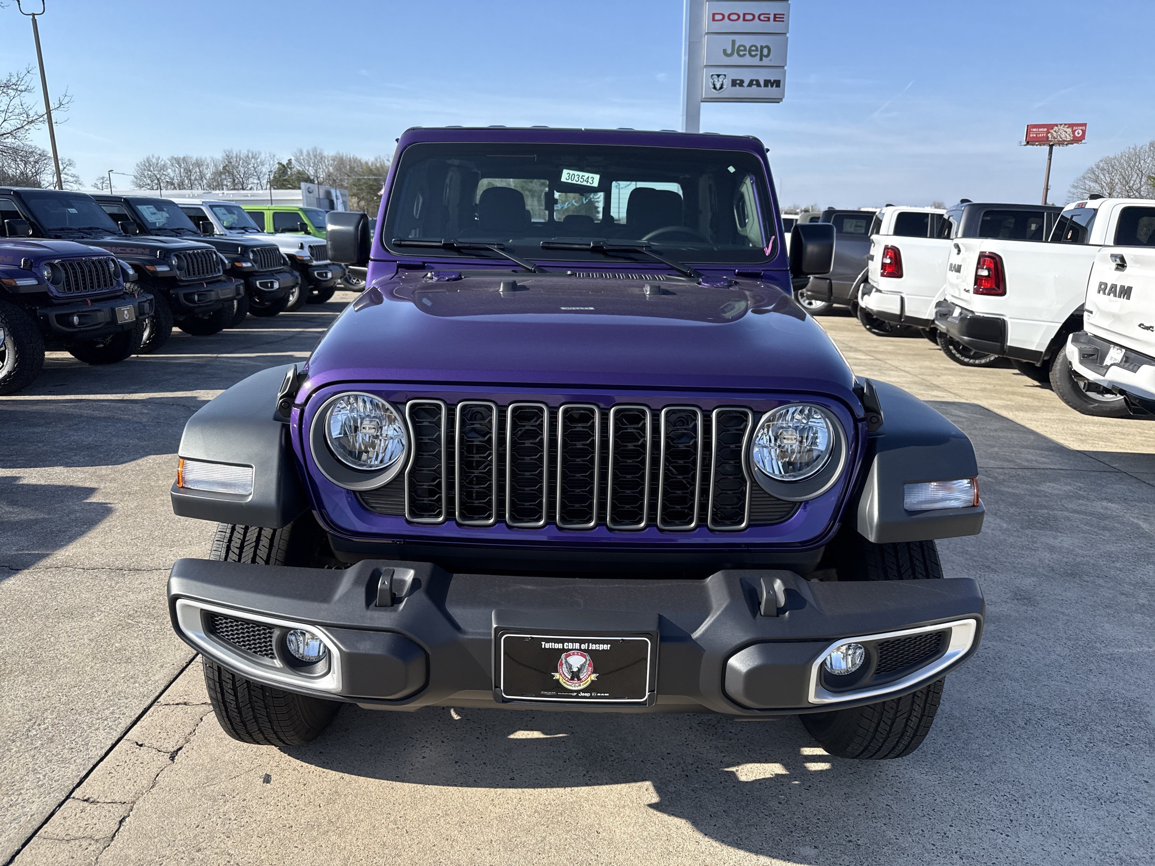 New 2026 Reign Jeep Sport image 2