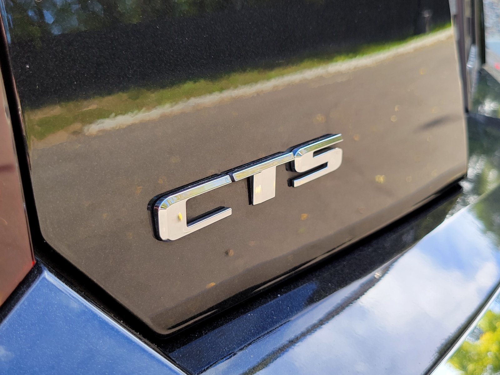 Used 2011 Black Cadillac Base image 41