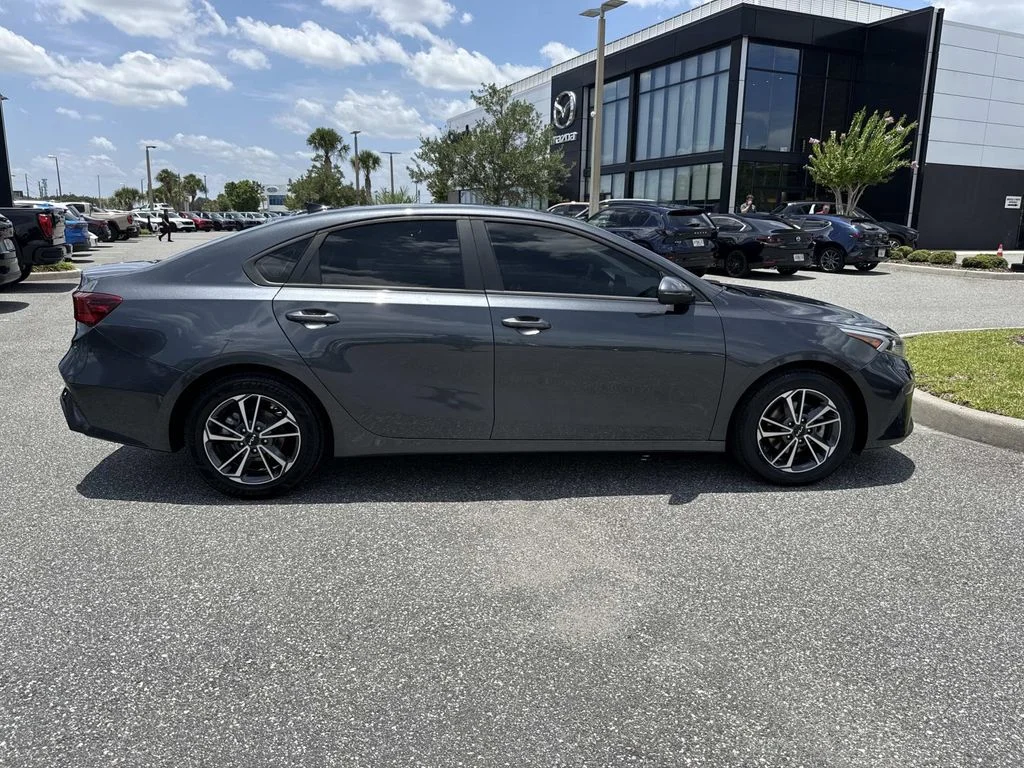 Used 2022 Gray Kia LXS image 2