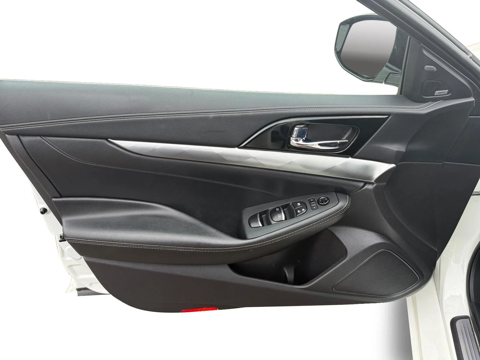 Used 2023  Nissan 3.5 SL image 9