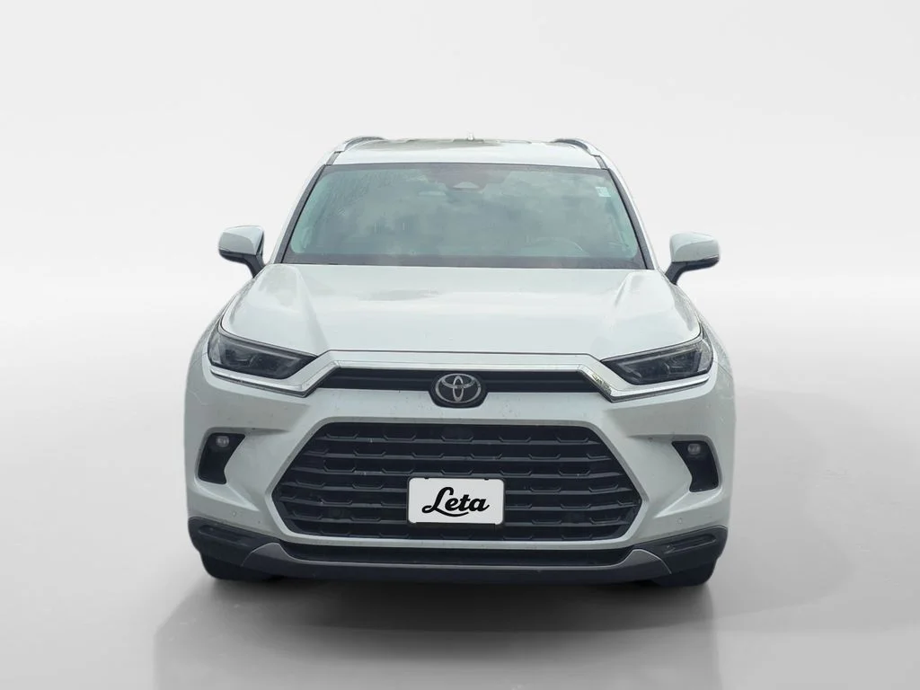 Used 2024 Wind Chill Pearl Toyota Limited image 3