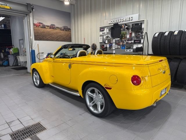 Used 2004 Slingshot Yellow Chevrolet LS image 3