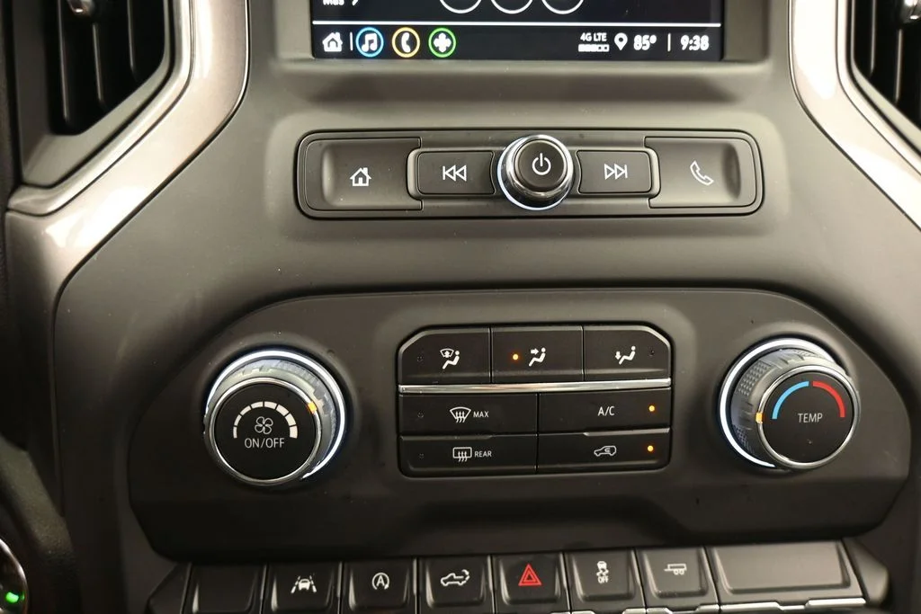 Used 2025 Black Chevrolet Custom image 25