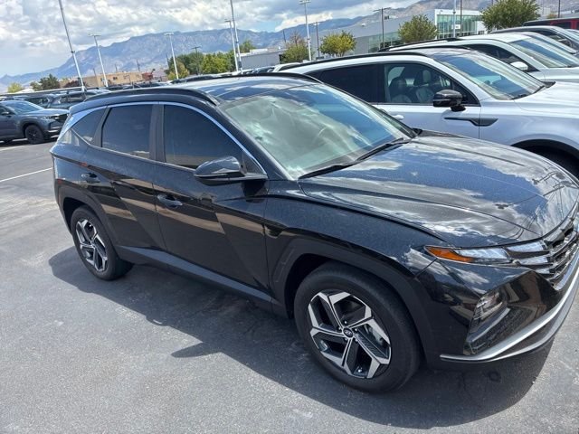 Used 2024 Black Hyundai SEL Convenience image 4