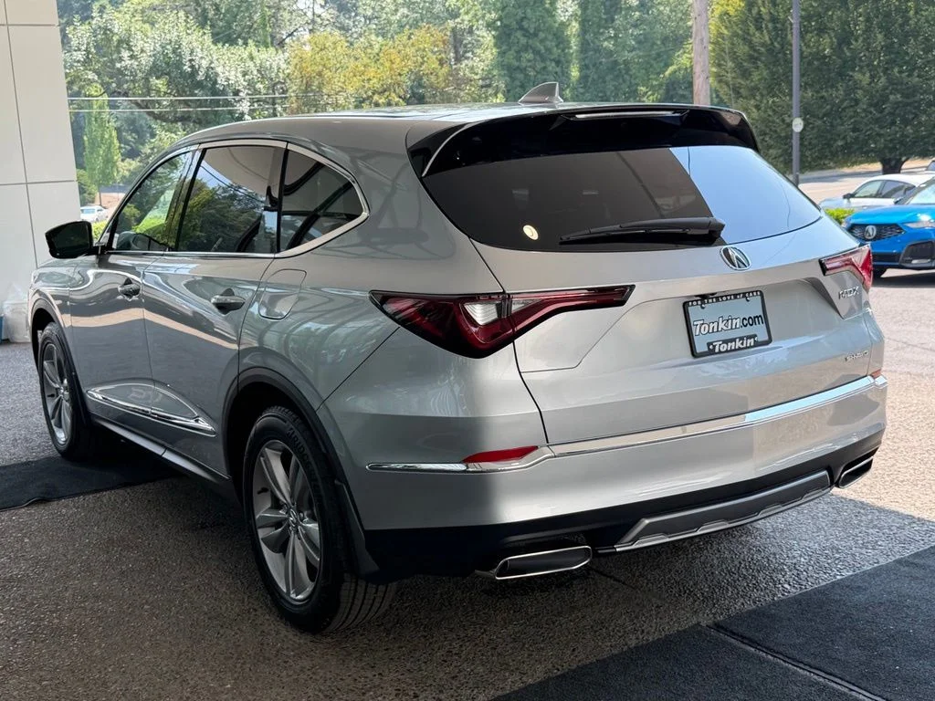 New 2026 Solar Silver Metallic Acura Base image 5