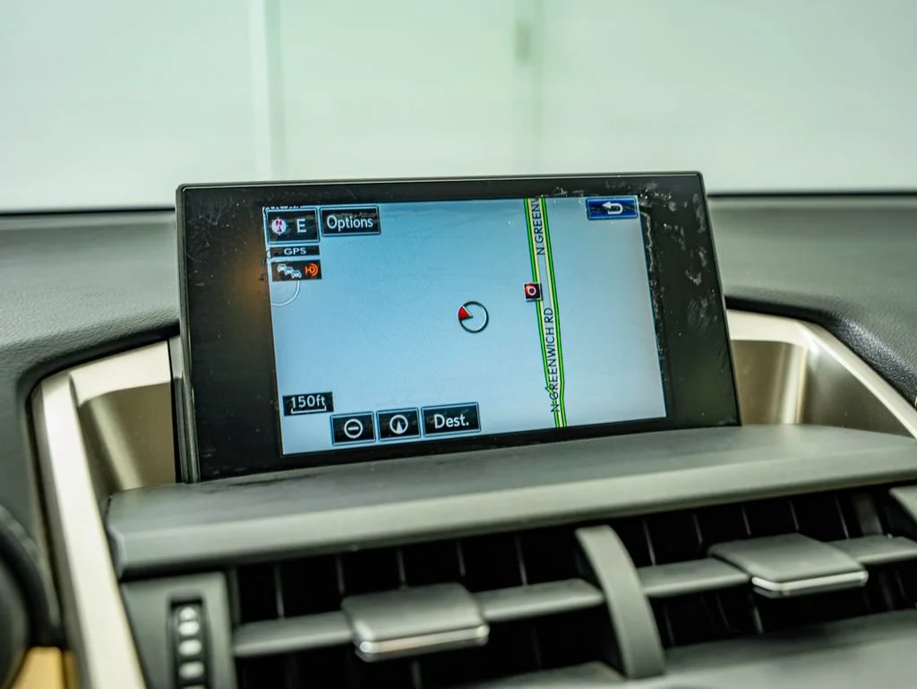 Used 2015 White Pearl Lexus 200t image 26