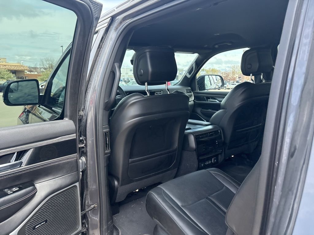 Used 2023 Baltic Gray Metallic Clearcoat Jeep Series III image 40