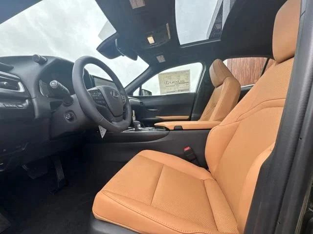 New 2026 Nori Green Pearl Lexus 300h Premium image 28