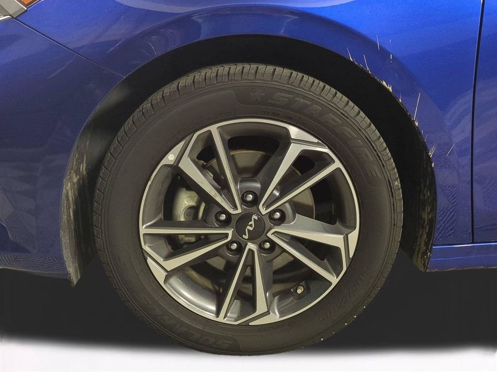 2024 Kia Forte LXS - Photo 11