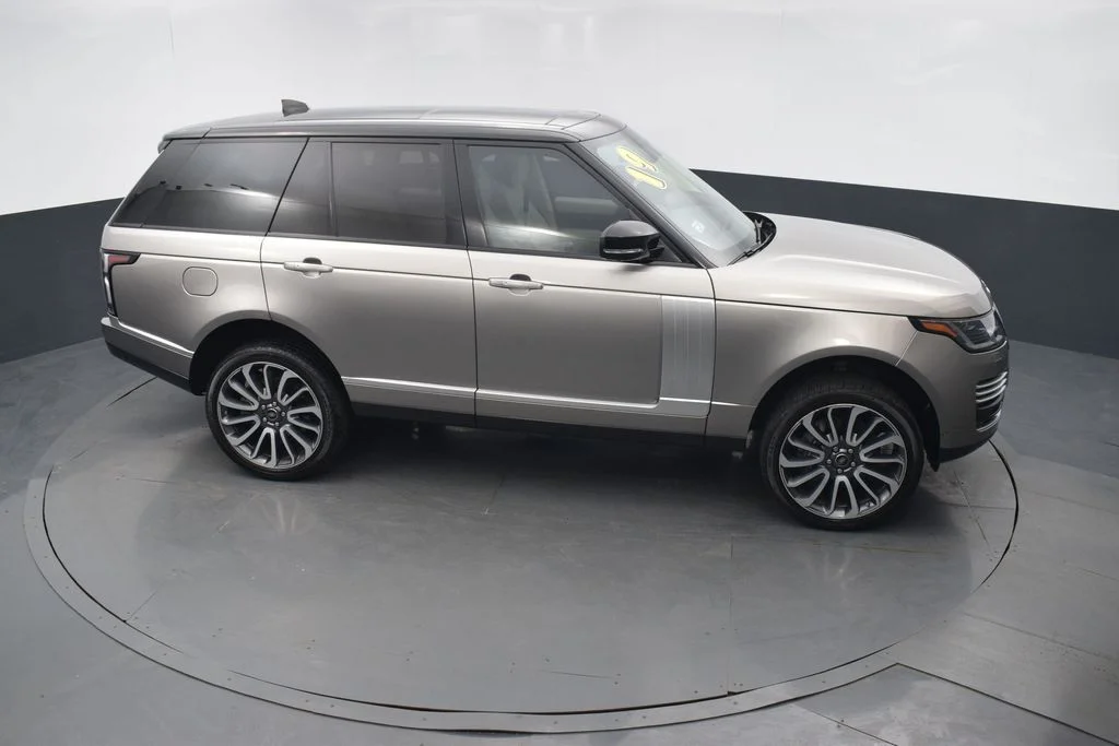 Used 2019 Silver Land Rover 5.0L V8 Supercharged Autobiography image 44