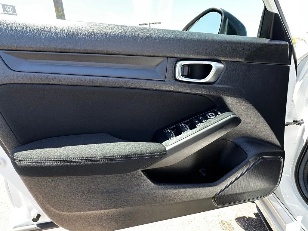 Used 2024  Honda Sport image 23