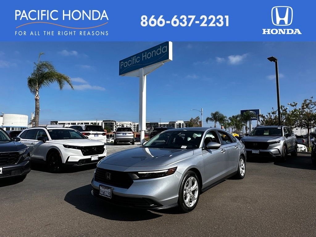 Used 2023 Silver Honda LX image 1